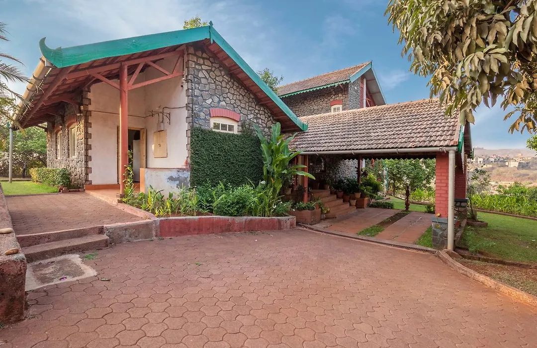 Stayvista'S Retreat On Cloud 9 Homestay - 2Bhk Mountain-View Homestay With Orchard-1