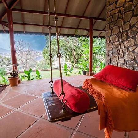 Stayvista'S Retreat On Cloud 9 Homestay - 2Bhk Mountain-View Homestay With Orchard-2